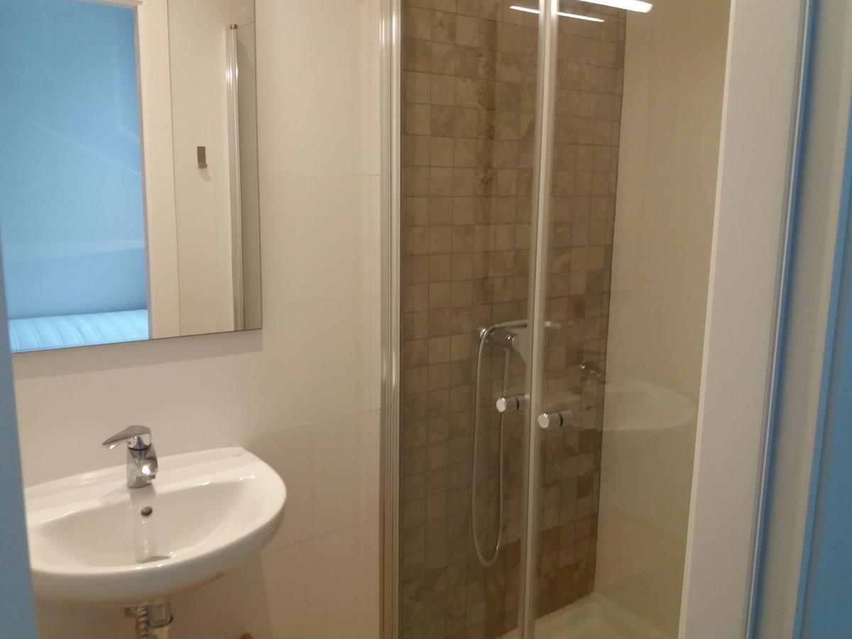 Habitación Cuádruple con ducha